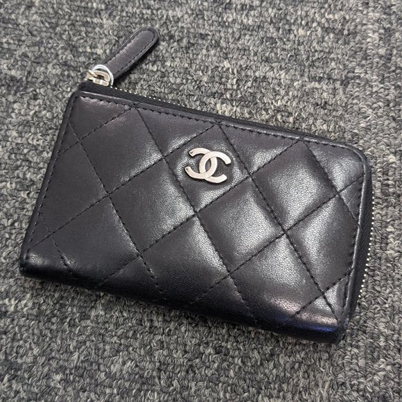CHANEL Accessories - CHANEL Caviar Quilted Key Holder Case Black